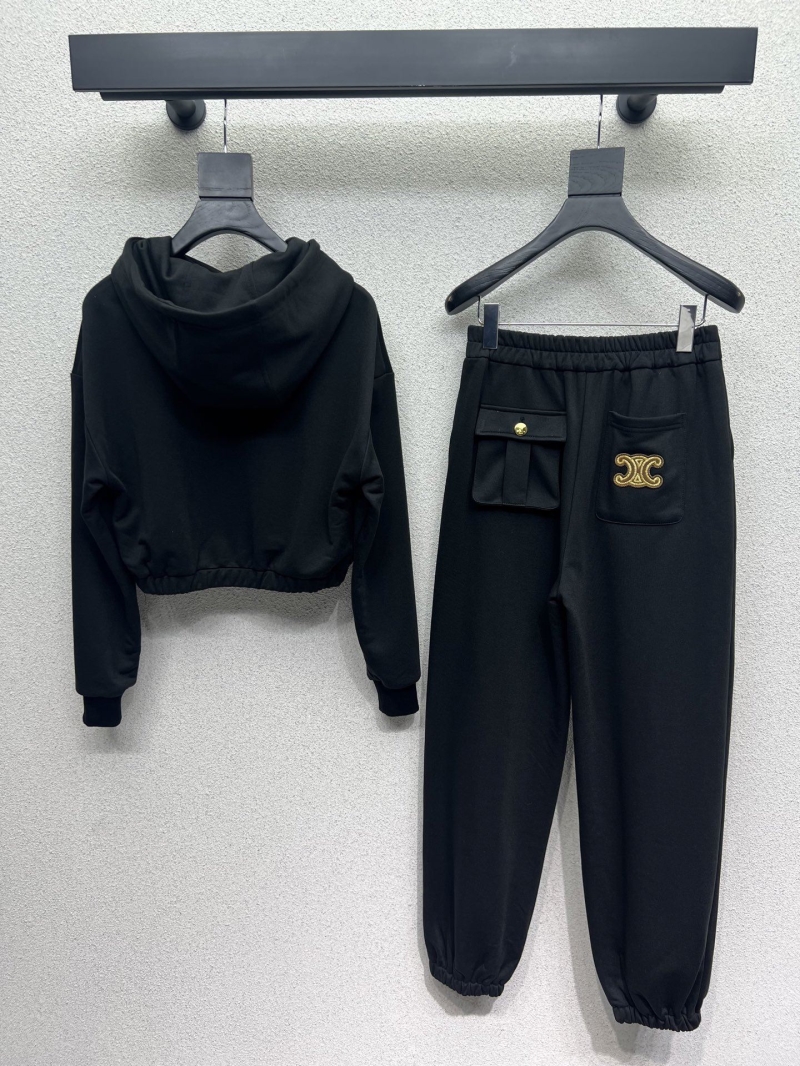 Ce1i*e outwears